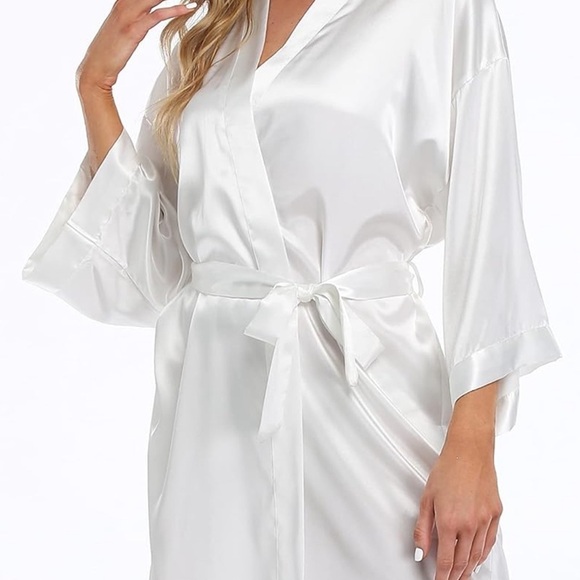 Women's white Bride kimono robe size L/XL, new no tags - Picture 2 of 6